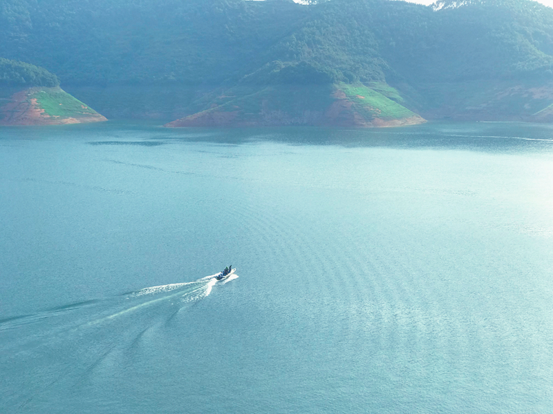 兴义万峰湖成为了垂钓爱好者的“天堂”